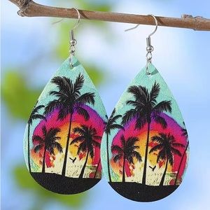 Women’s/girls pierced earrings